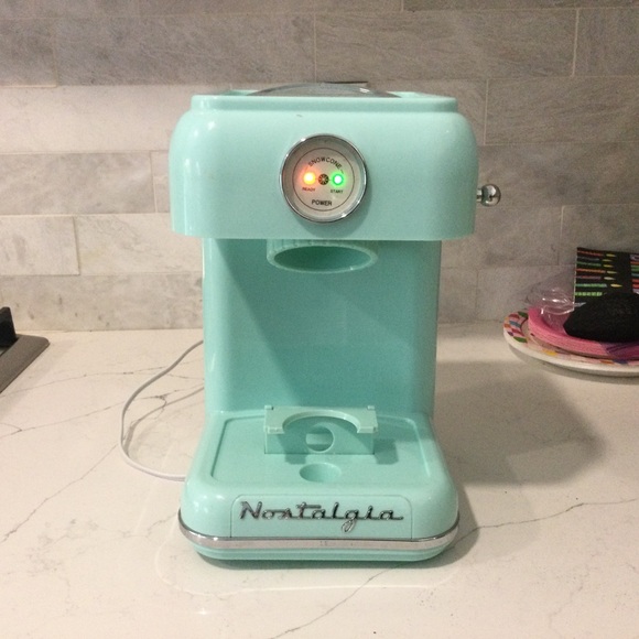 Snow cone machine used 2-4 times in brand new condition blue no box. - Picture 11 of 12